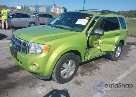 2011 Ford Escape Xlt z USA, uszkodzony, nr VIN 1FMCU0DG4BKB52861